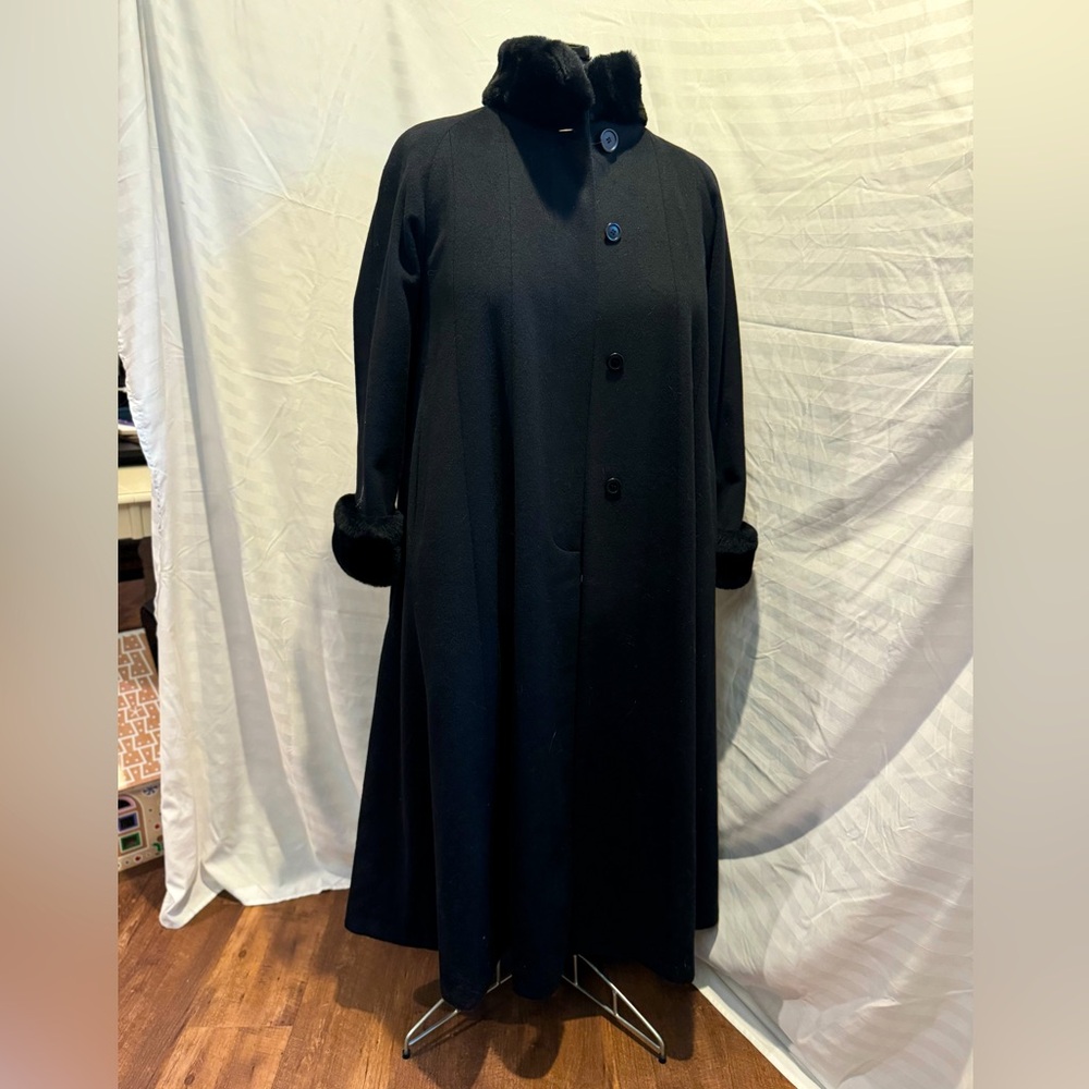 Steve by Searle  black formal coat with fur trim size 14